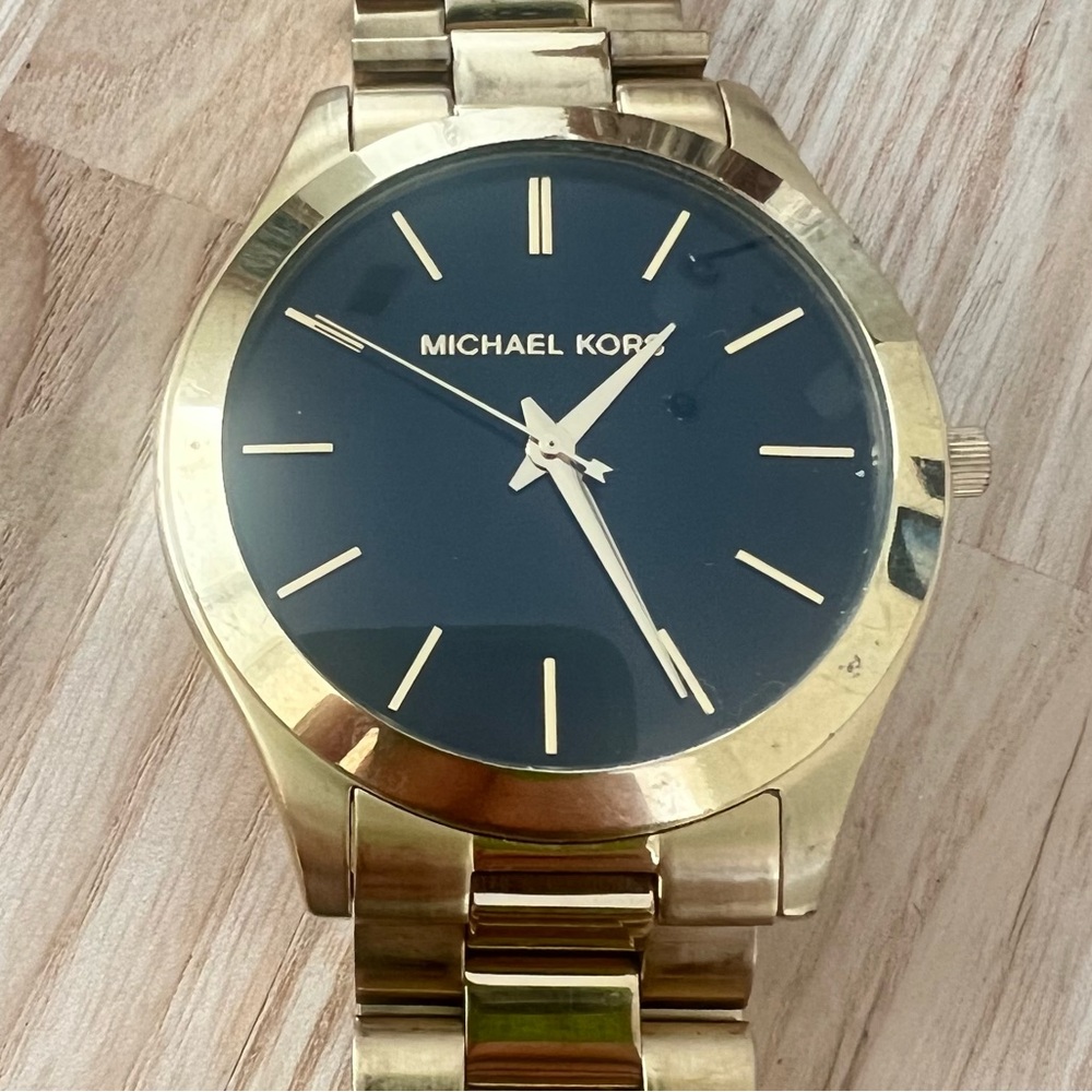 Michael Kors gold tone black dial dress watch NEW BATTERY